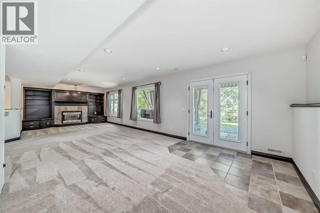 96 Douglas Shore Close SE