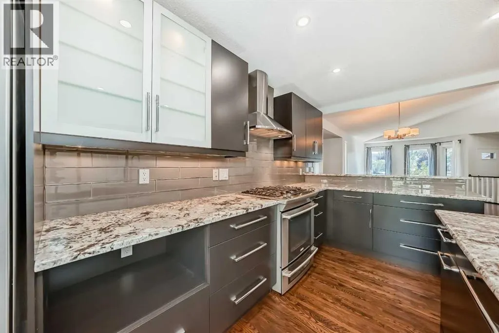 96 Douglas Shore Close SE