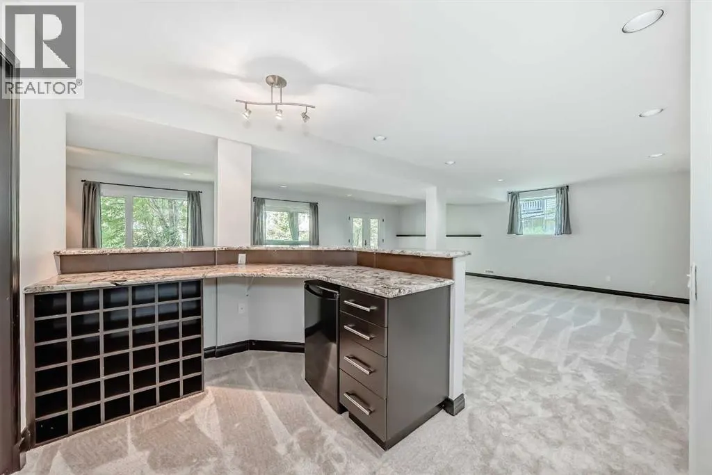 96 Douglas Shore Close SE