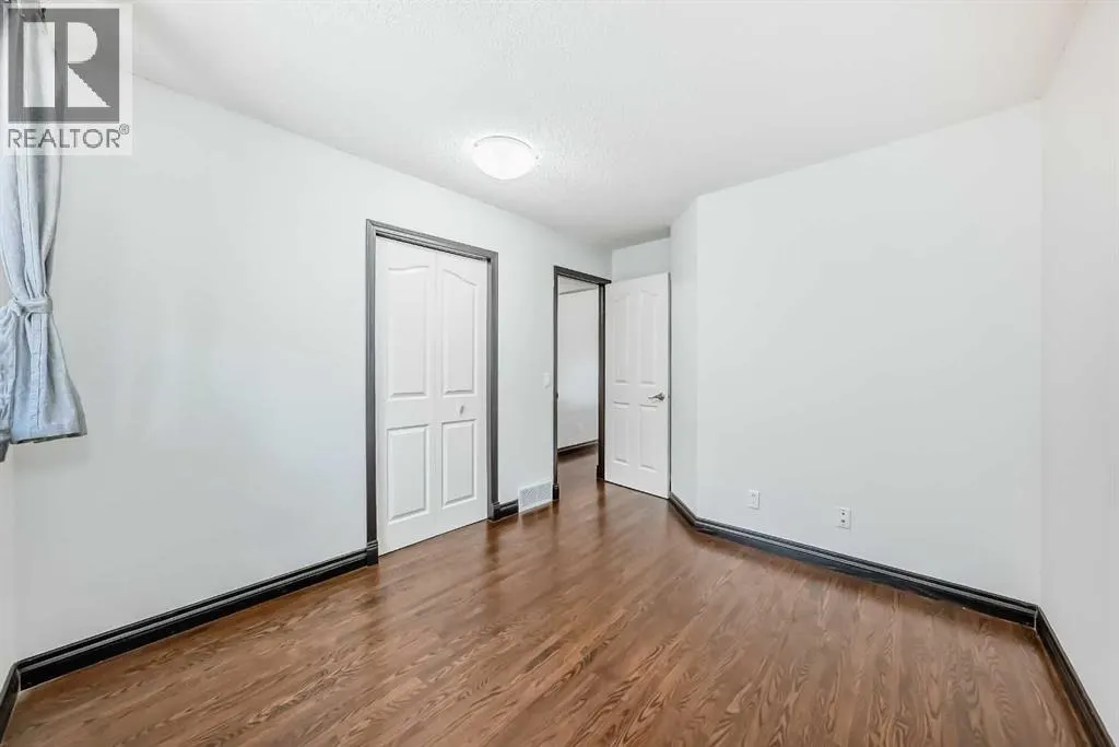 96 Douglas Shore Close SE