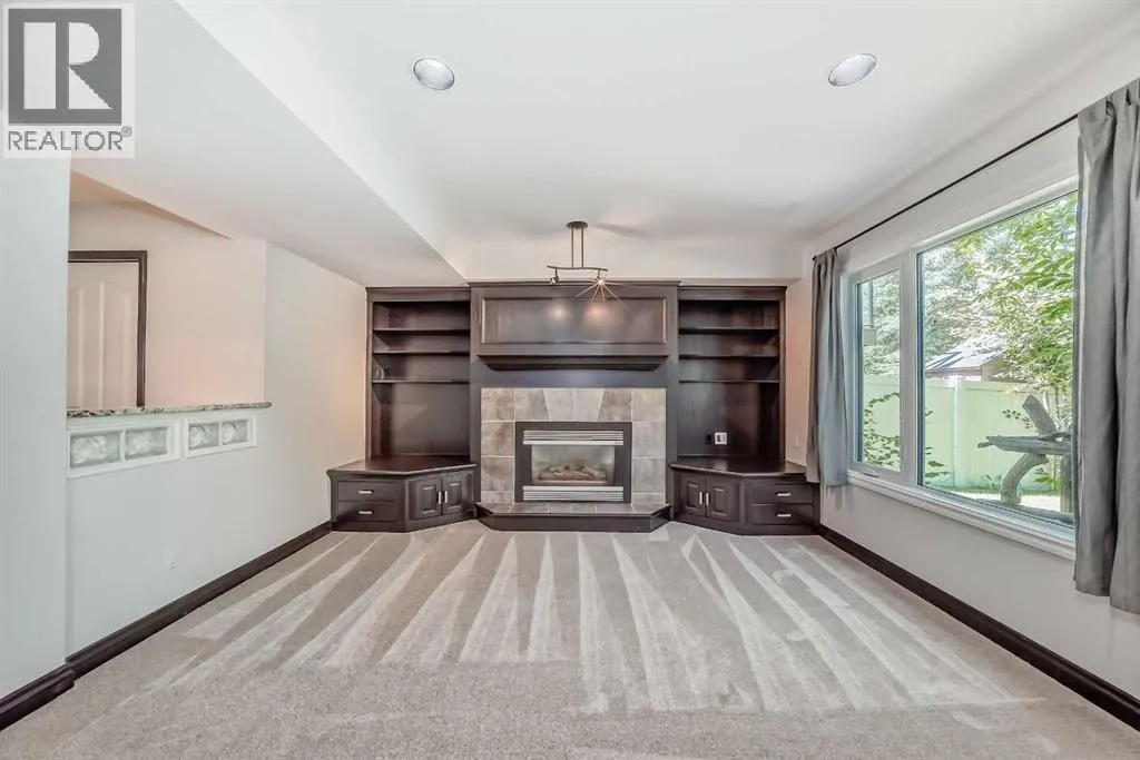 96 Douglas Shore Close SE