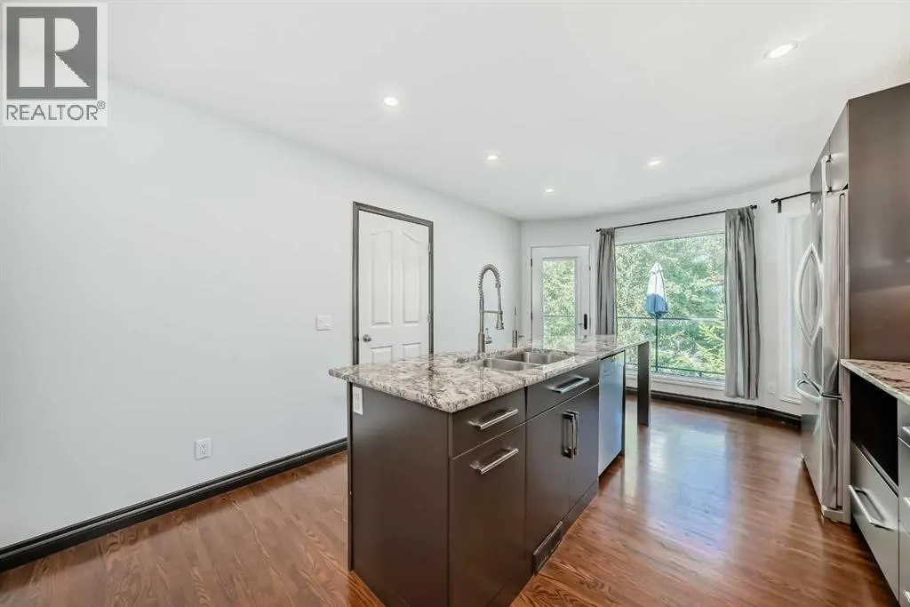 96 Douglas Shore Close SE