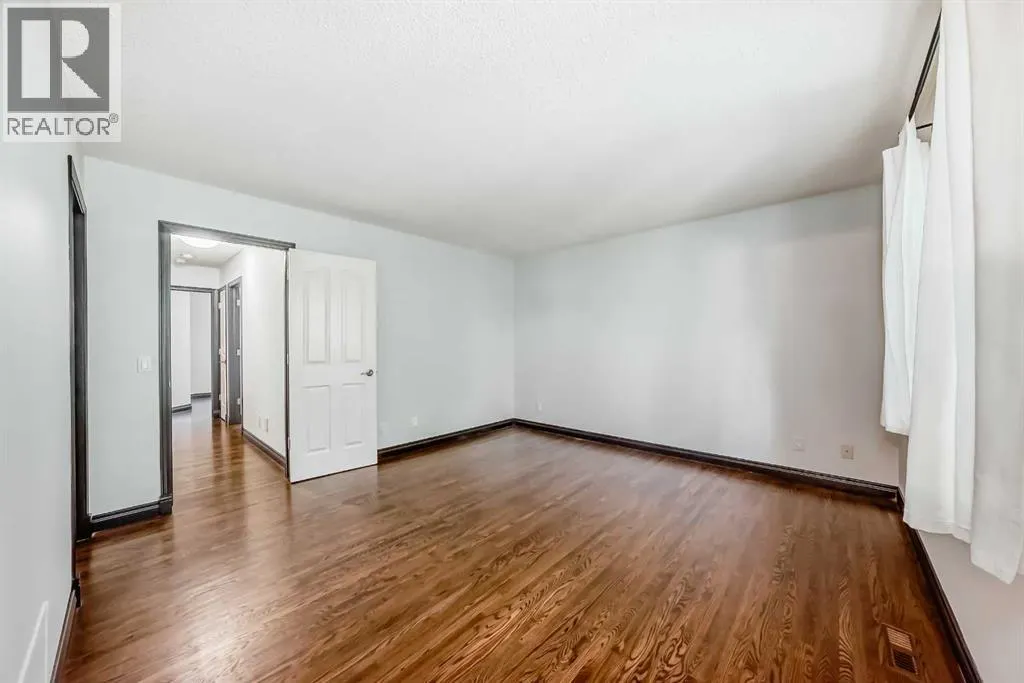 96 Douglas Shore Close SE