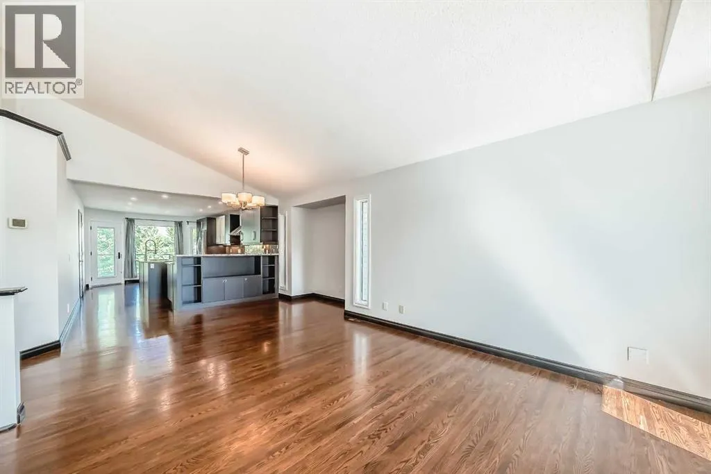 96 Douglas Shore Close SE