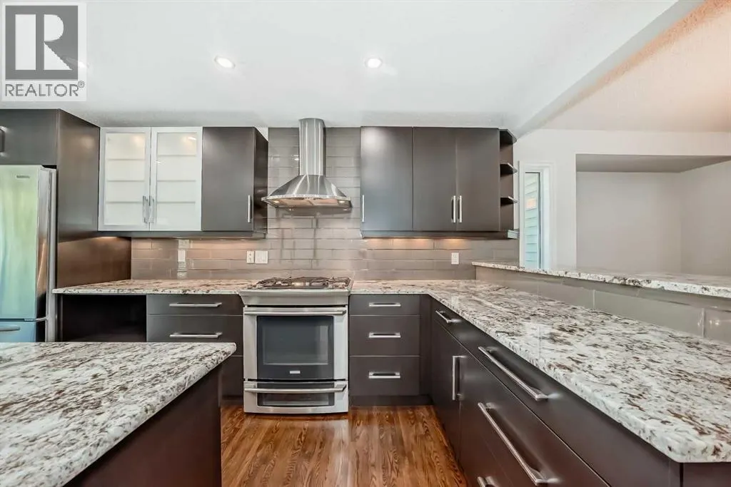 96 Douglas Shore Close SE