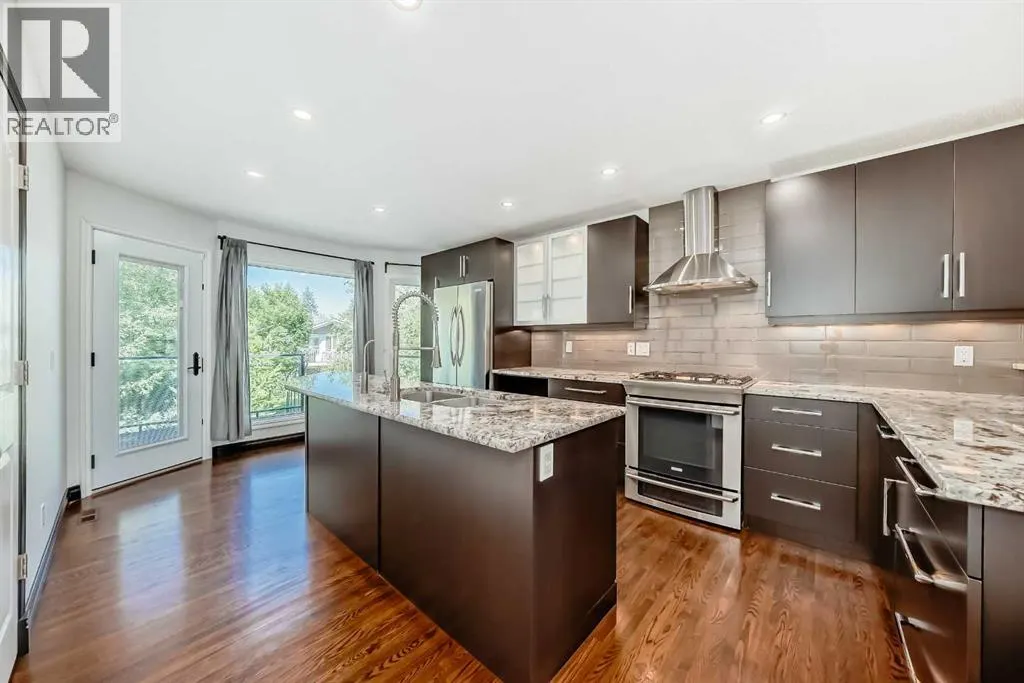 96 Douglas Shore Close SE