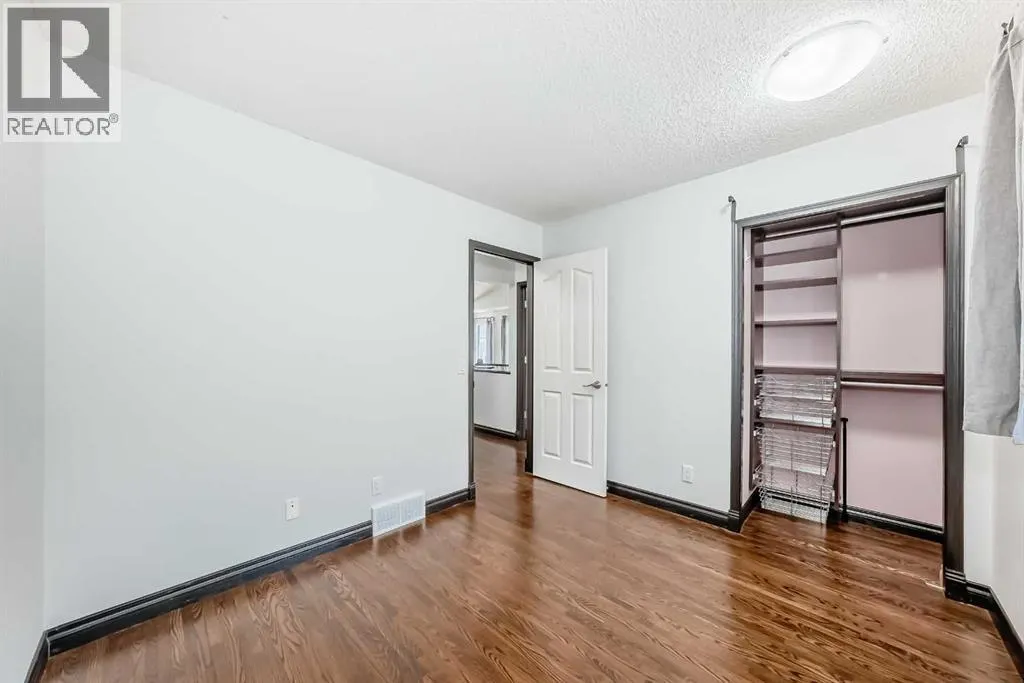96 Douglas Shore Close SE