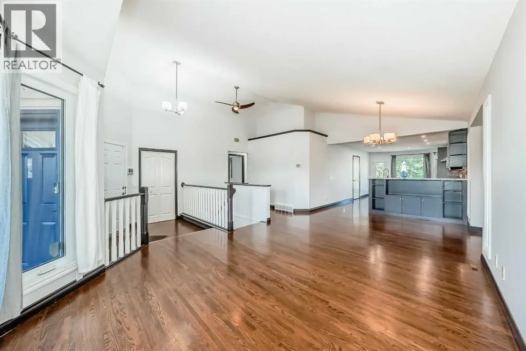 96 Douglas Shore Close SE