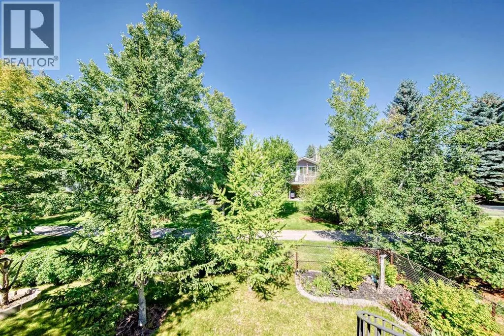 96 Douglas Shore Close SE