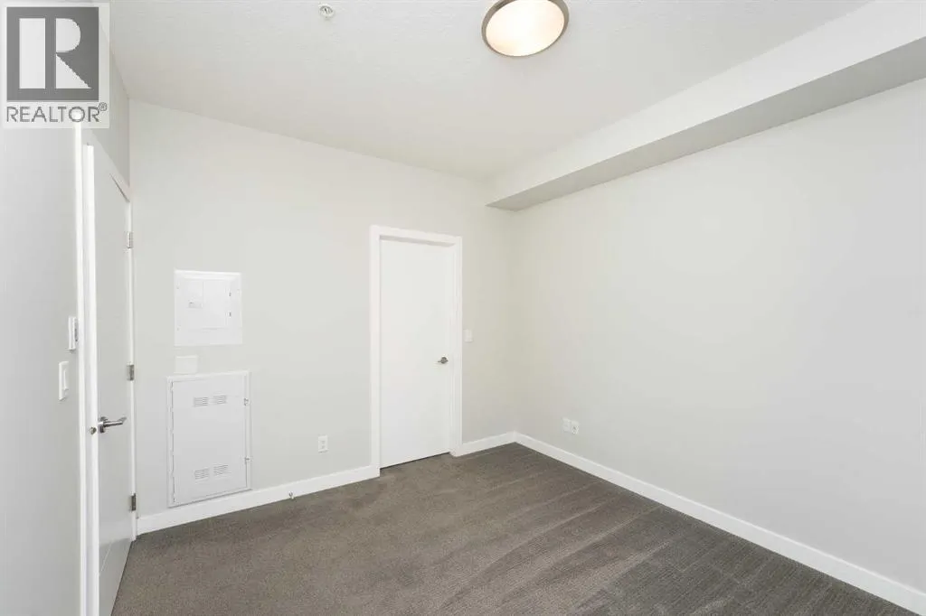 3215, 95 Burma Star Road SW