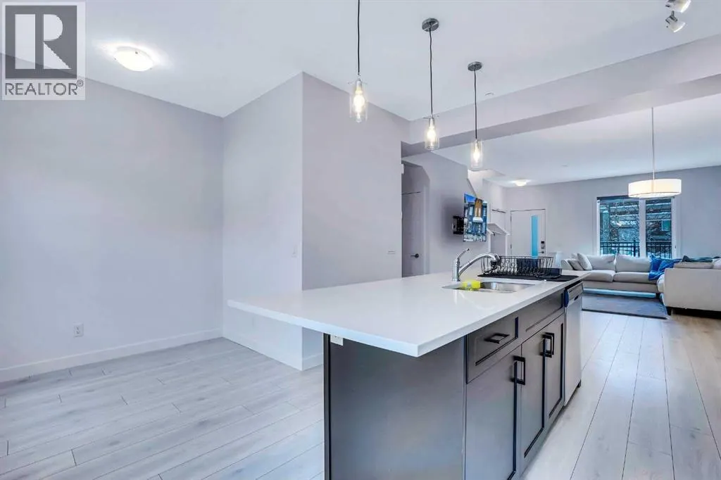 160 Livingston Common NE