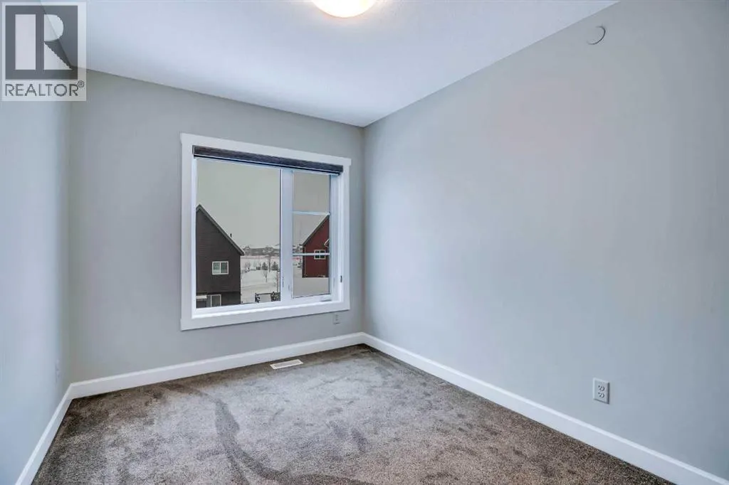 160 Livingston Common NE