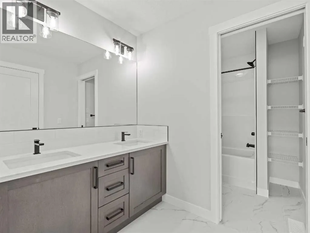 307 Kinniburgh Loop