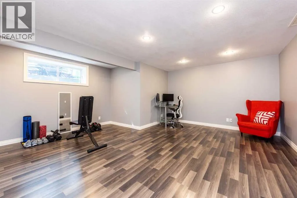 470 Mahogany Terrace SE