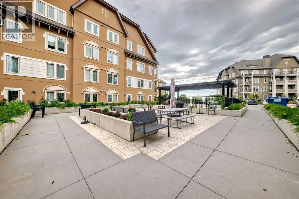212, 140 Mahogany Street SE