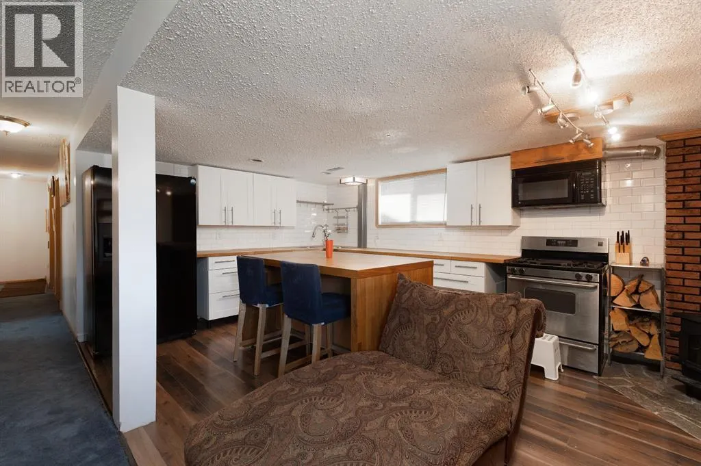 128 Ermine Crescent