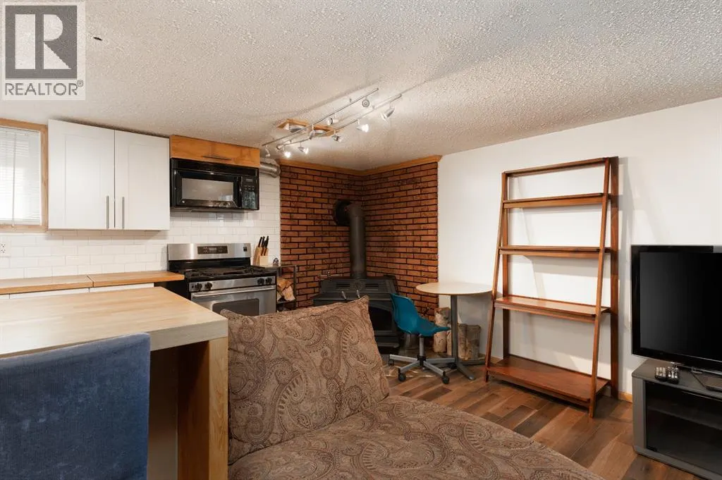 128 Ermine Crescent
