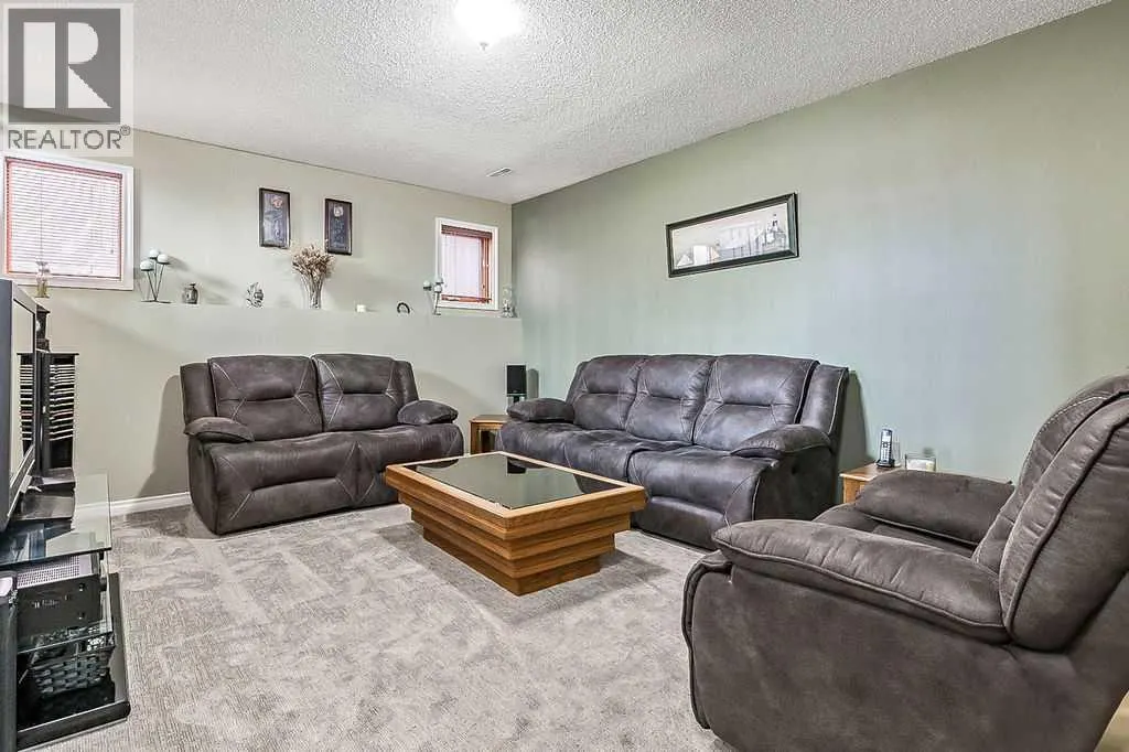 141 Shawfield Way SW
