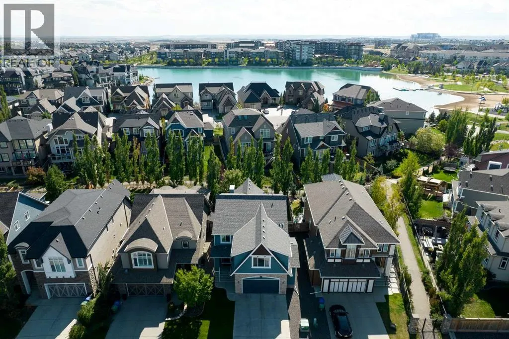 216 Mahogany Bay SE