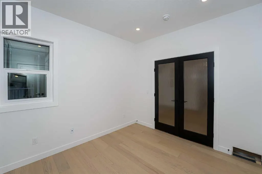 566 Rivercrest View