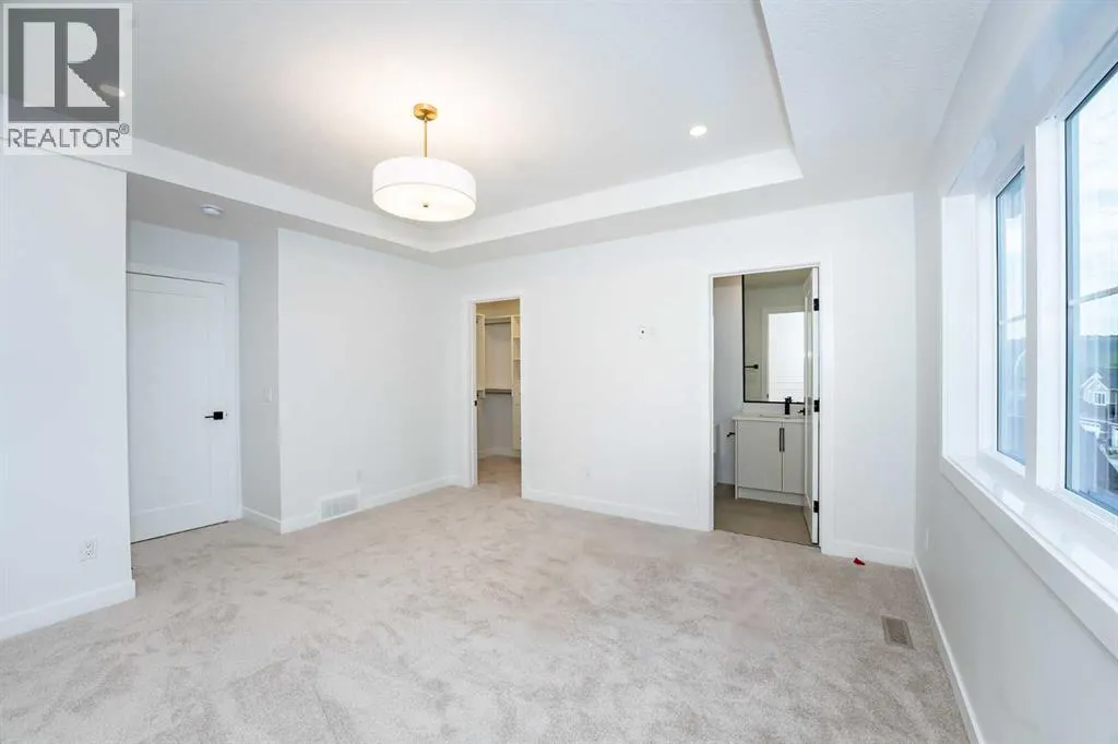 566 Rivercrest View