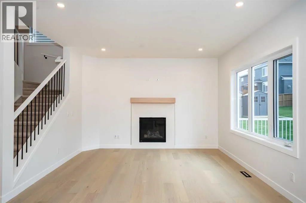 566 Rivercrest View