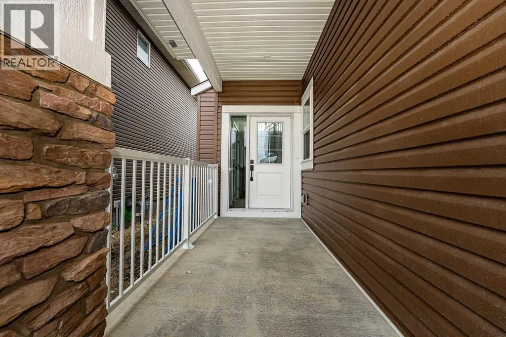 566 Rivercrest View