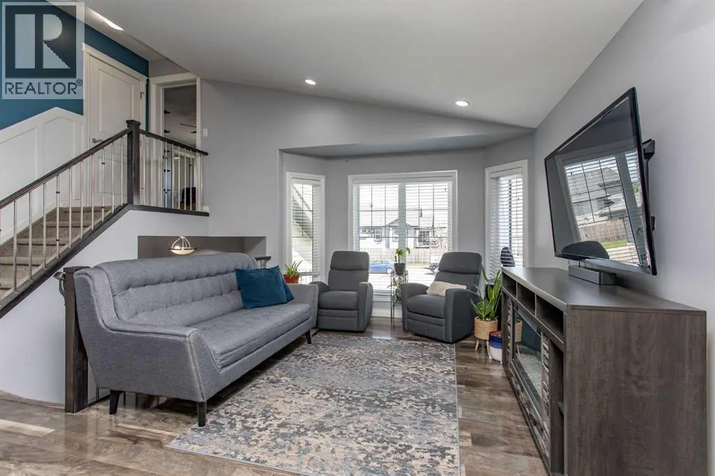66 WOODBINE Avenue