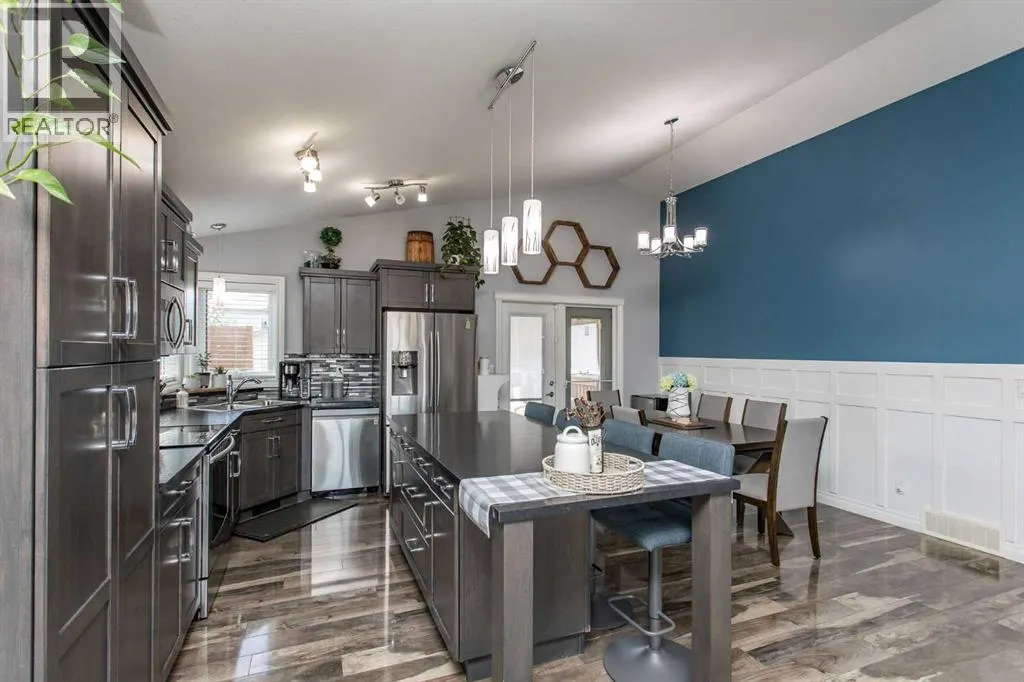 66 WOODBINE Avenue