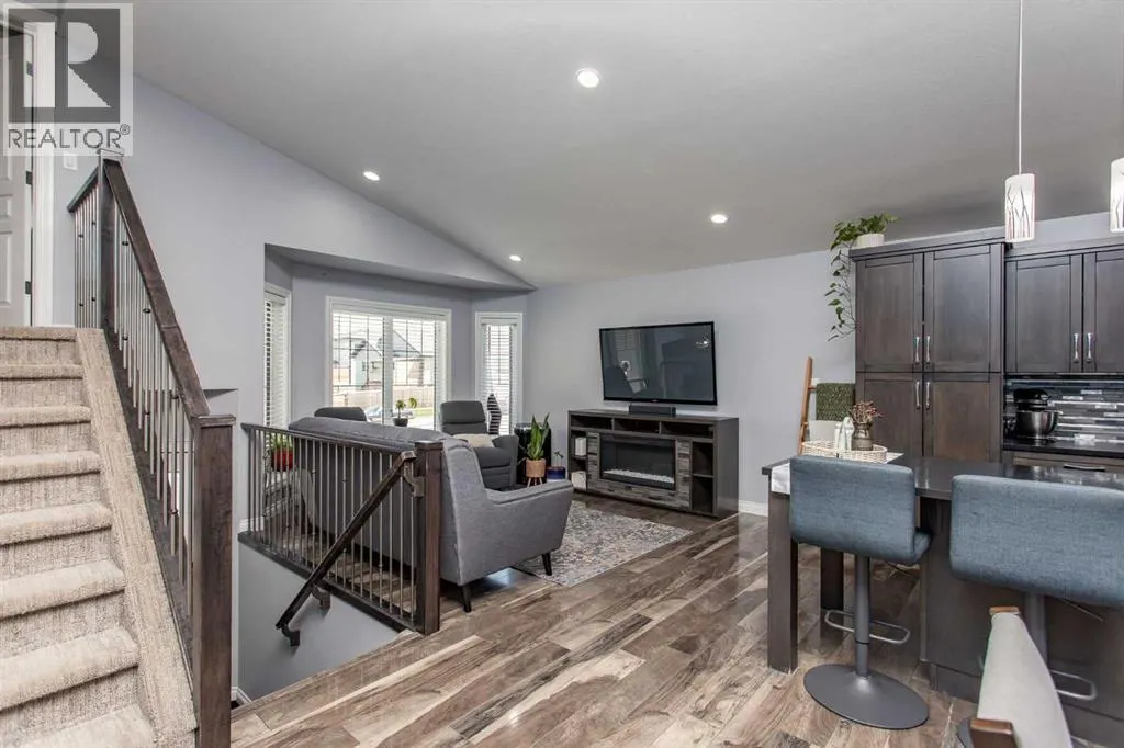 66 WOODBINE Avenue