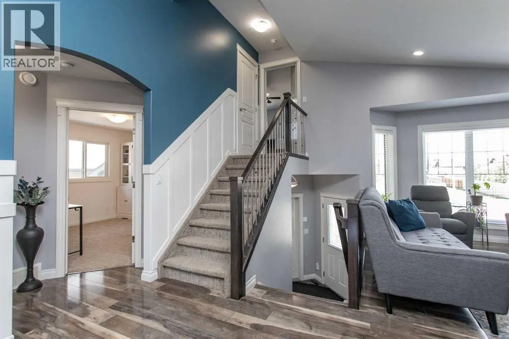 66 WOODBINE Avenue