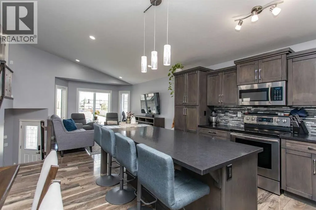 66 WOODBINE Avenue