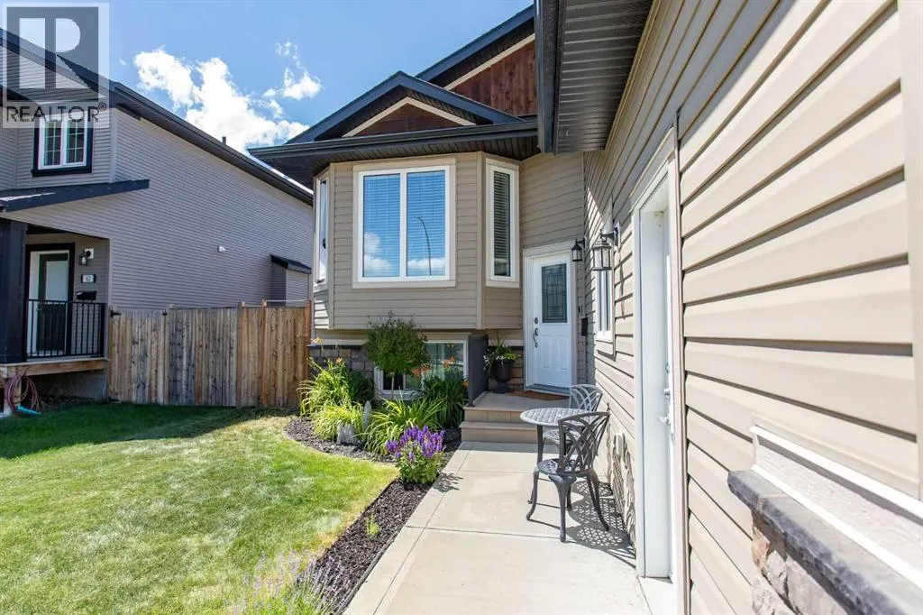 66 WOODBINE Avenue