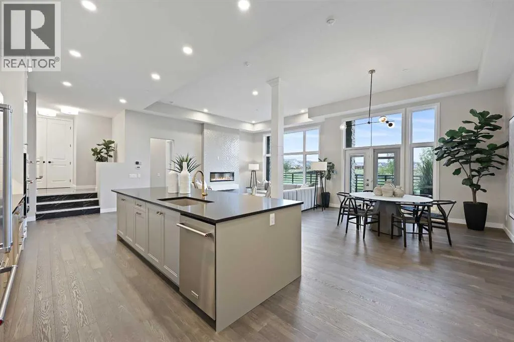 102, 130 Marina Cove SE