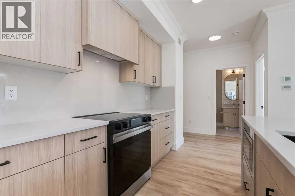 203, 330 Dieppe Drive SW