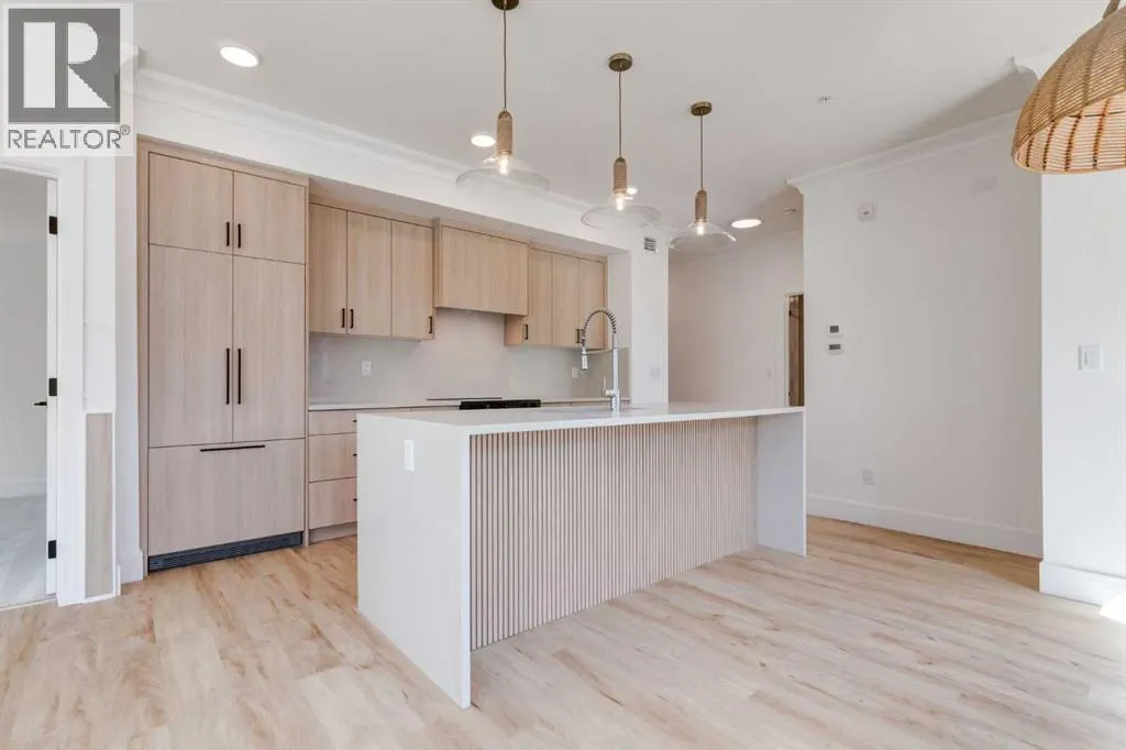 203, 330 Dieppe Drive SW