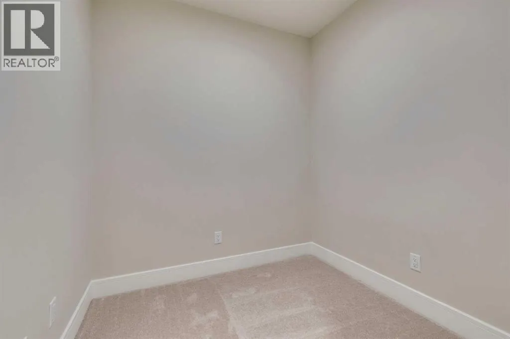 110, 330 Dieppe Drive SW