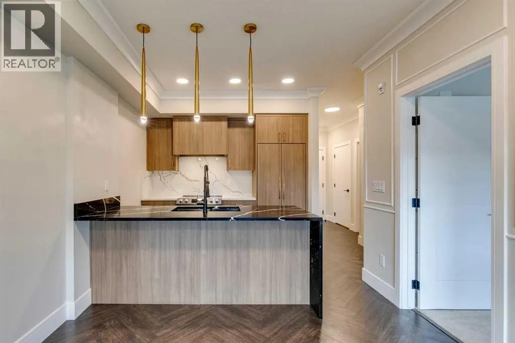 110, 330 Dieppe Drive SW