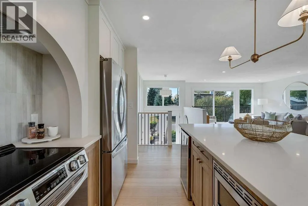 528 Dalmeny Hill NW