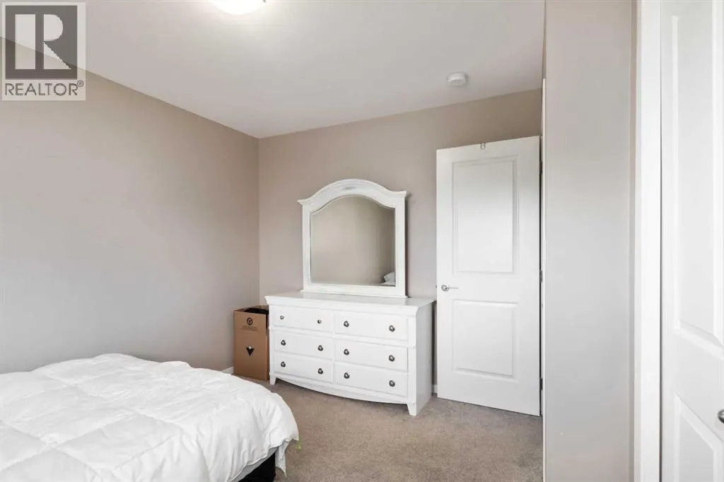 61, 711 Beacon Hill