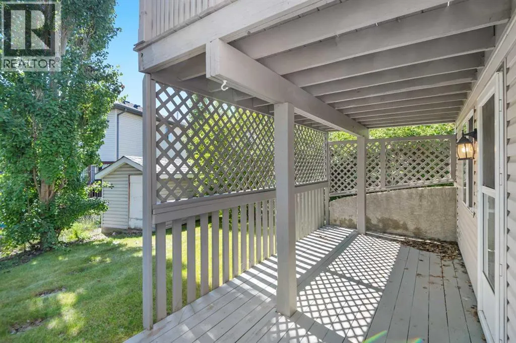 106 Tuscarora Crescent NW