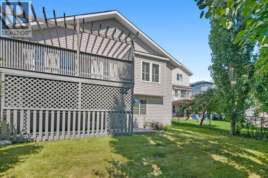 106 Tuscarora Crescent NW
