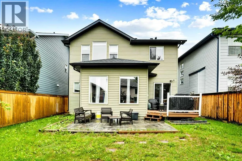16 Silverado Skies Lane SW