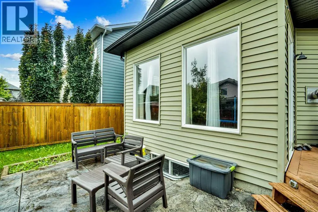 16 Silverado Skies Lane SW