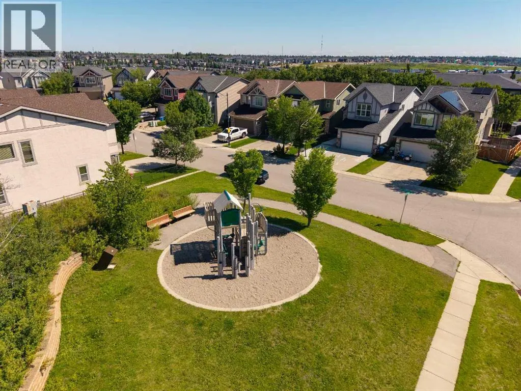 12 Aspen Hills Court SW