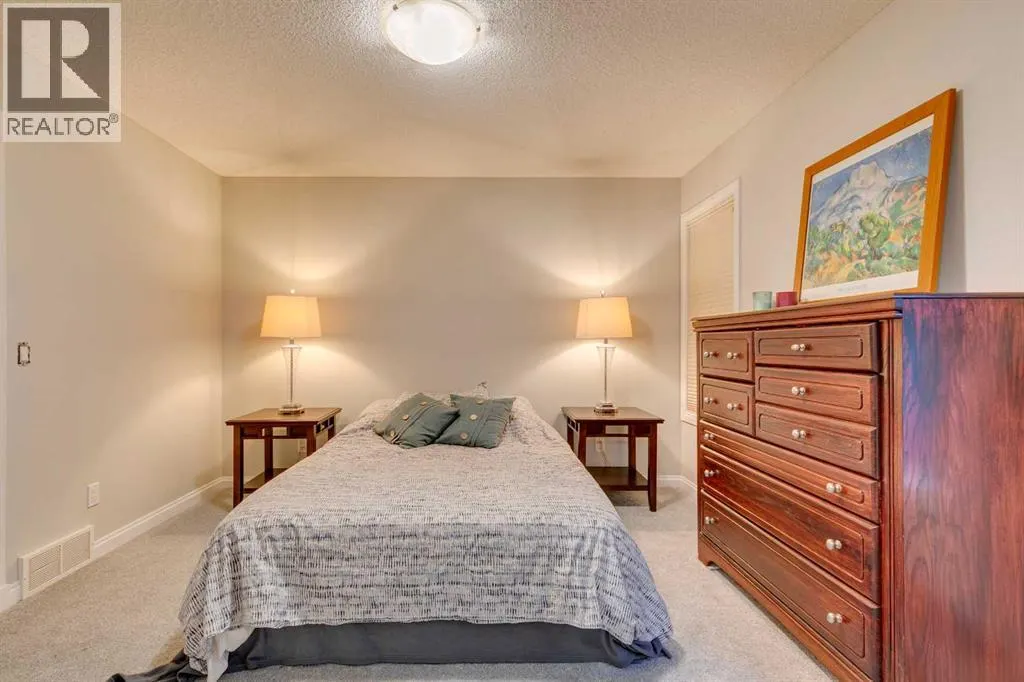 12 Aspen Hills Court SW