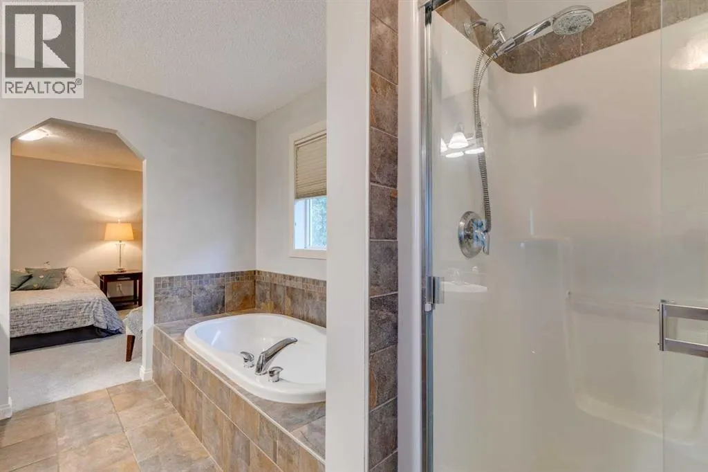 12 Aspen Hills Court SW