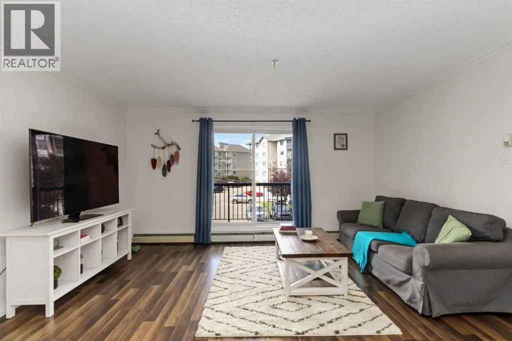 220, 100 Richard Street