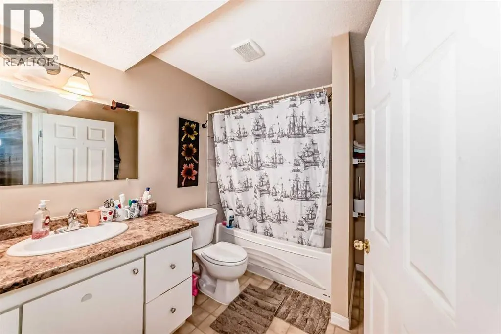 307 Saddlebrook Way NE