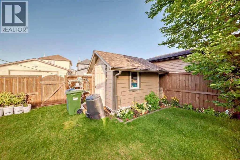 307 Saddlebrook Way NE